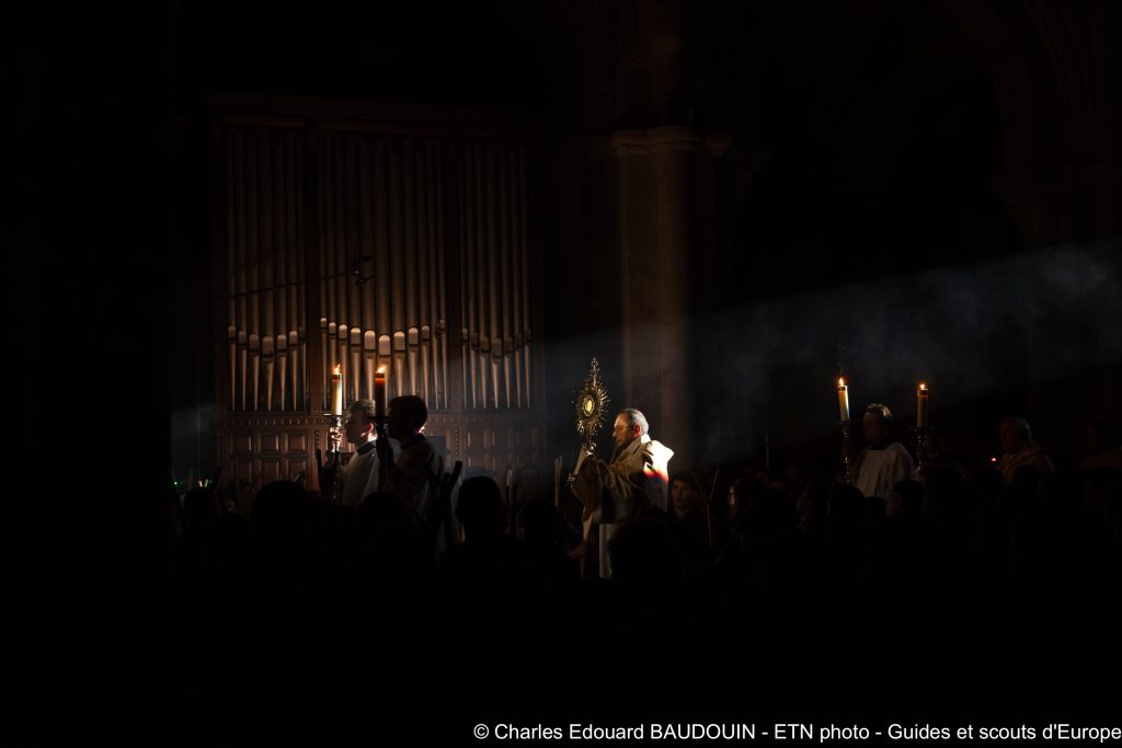 20241102 vezelay ceb cer52395 avec accentuation bruit 1.jpg