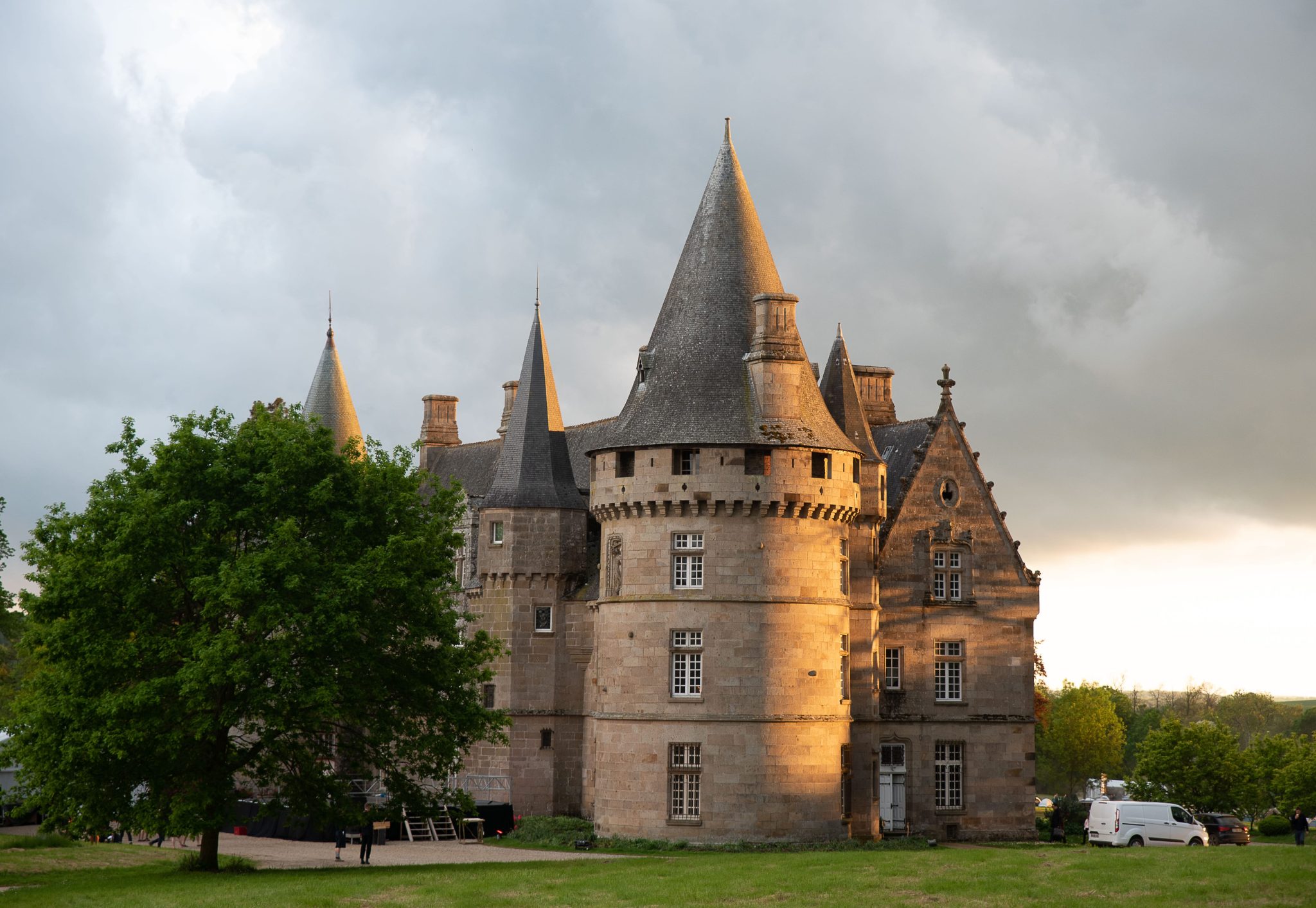 Couché de soleil au château de Bonnefontaine