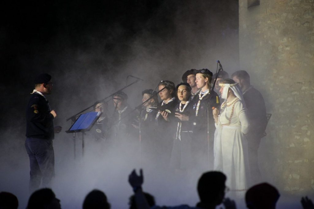 jn26 guides et scouts d'europe mathilde cretin bebin (3)